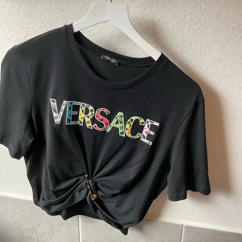 Versace Graphic Print Crew Neck Crop black Top size large - Picture 3 of 7